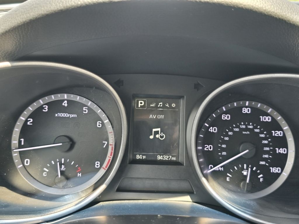 Used 2018 Silver Hyundai  image 27