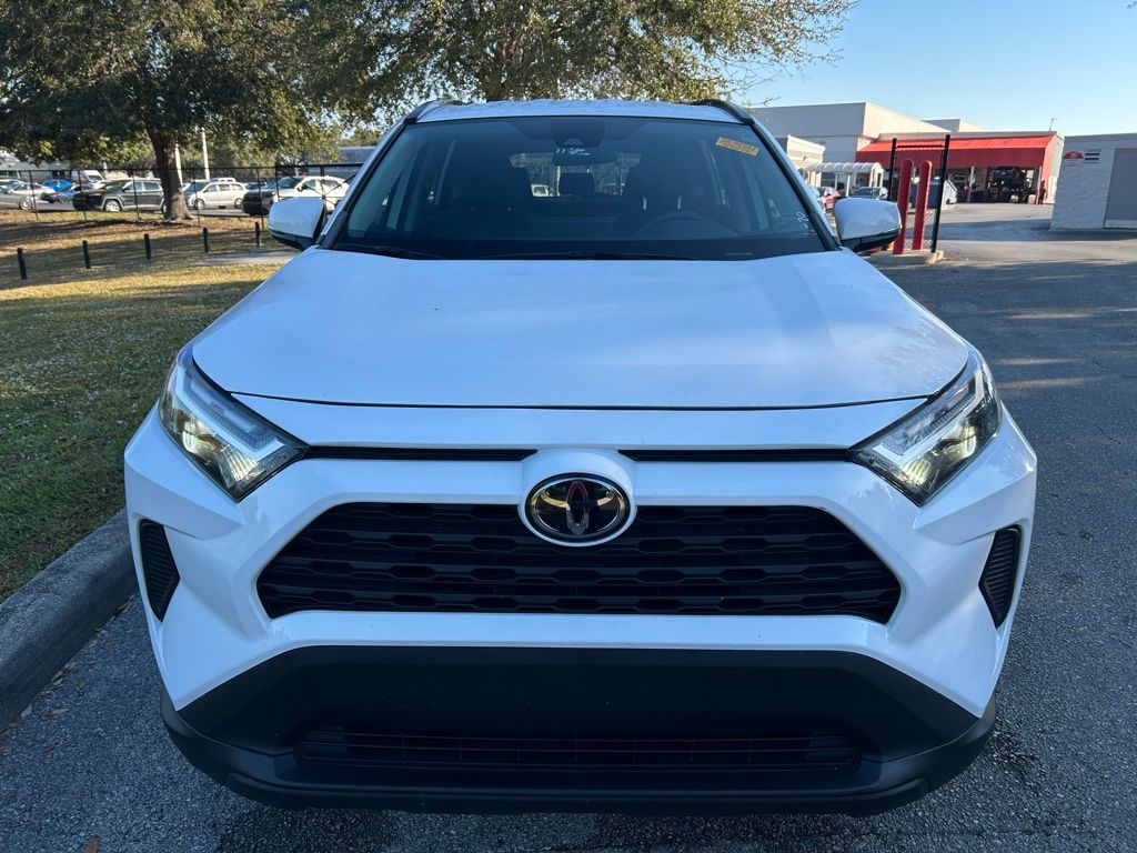 Thumbnail: 2022 Toyota RAV4 - 8