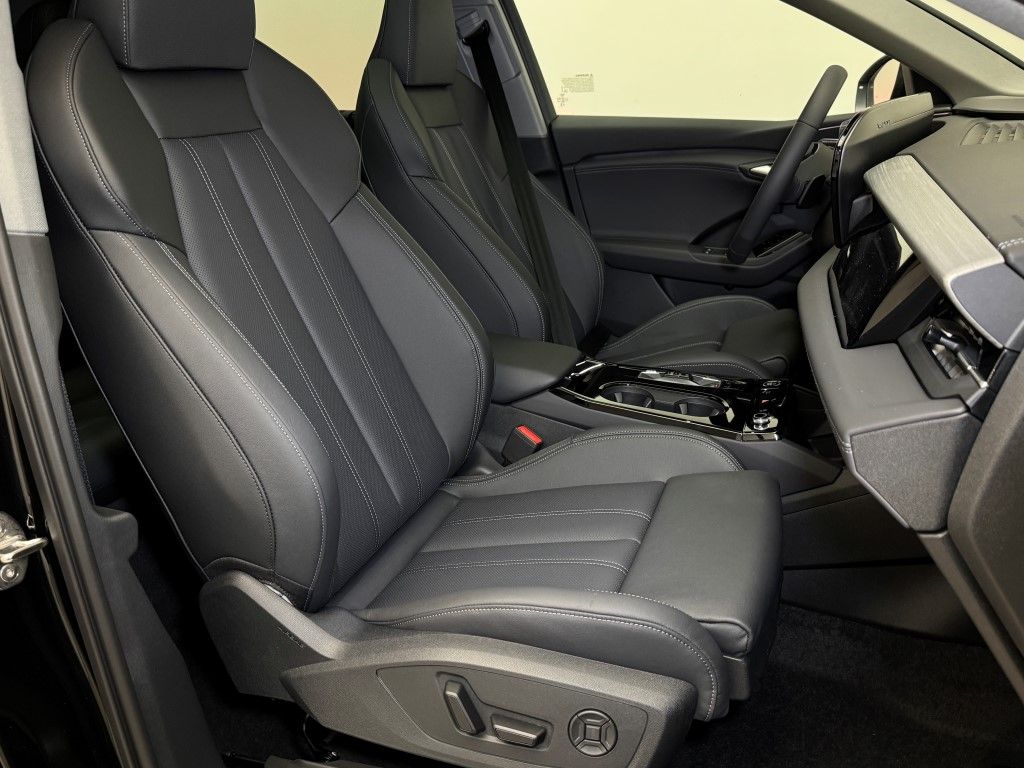 2025 Audi e-tron Premium 16