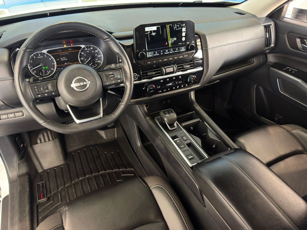2023 Nissan Pathfinder SL - 2
