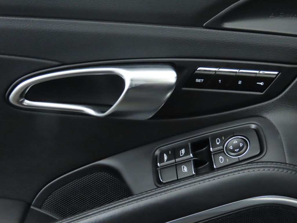 2014 Porsche 911 Carrera 4S 31