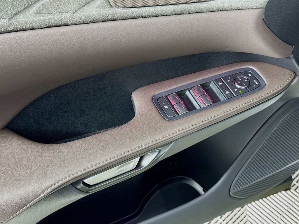 Thumbnail: 2025 Lexus RX - 18