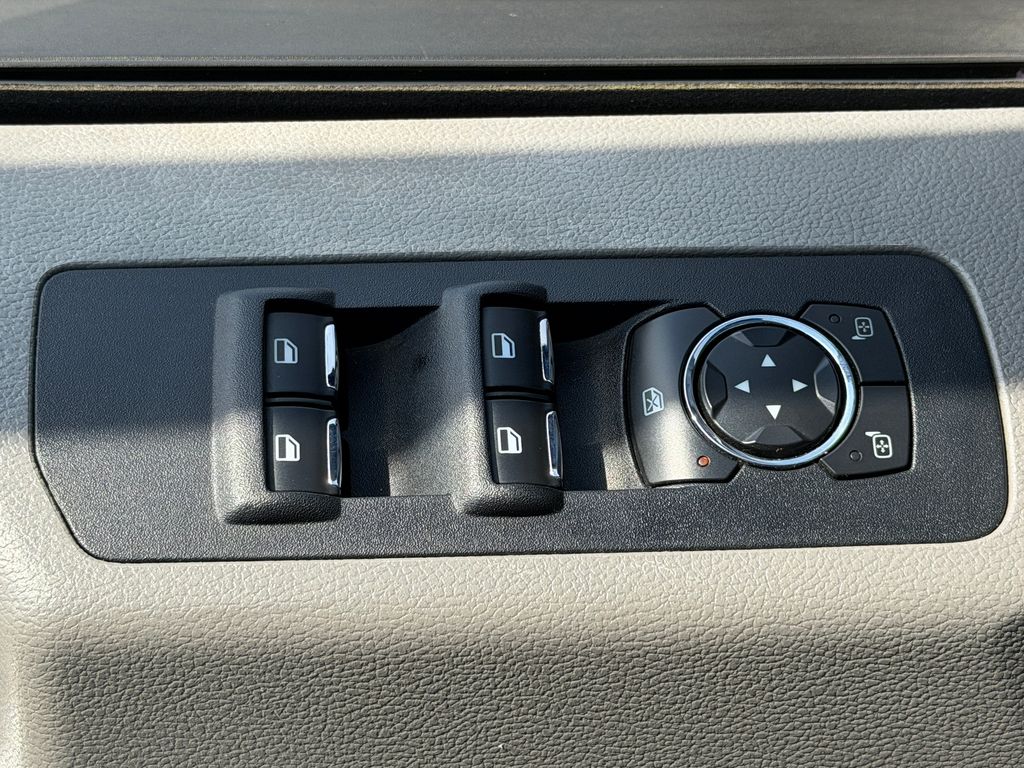 Thumbnail: 2016 Ford F-150 - 31