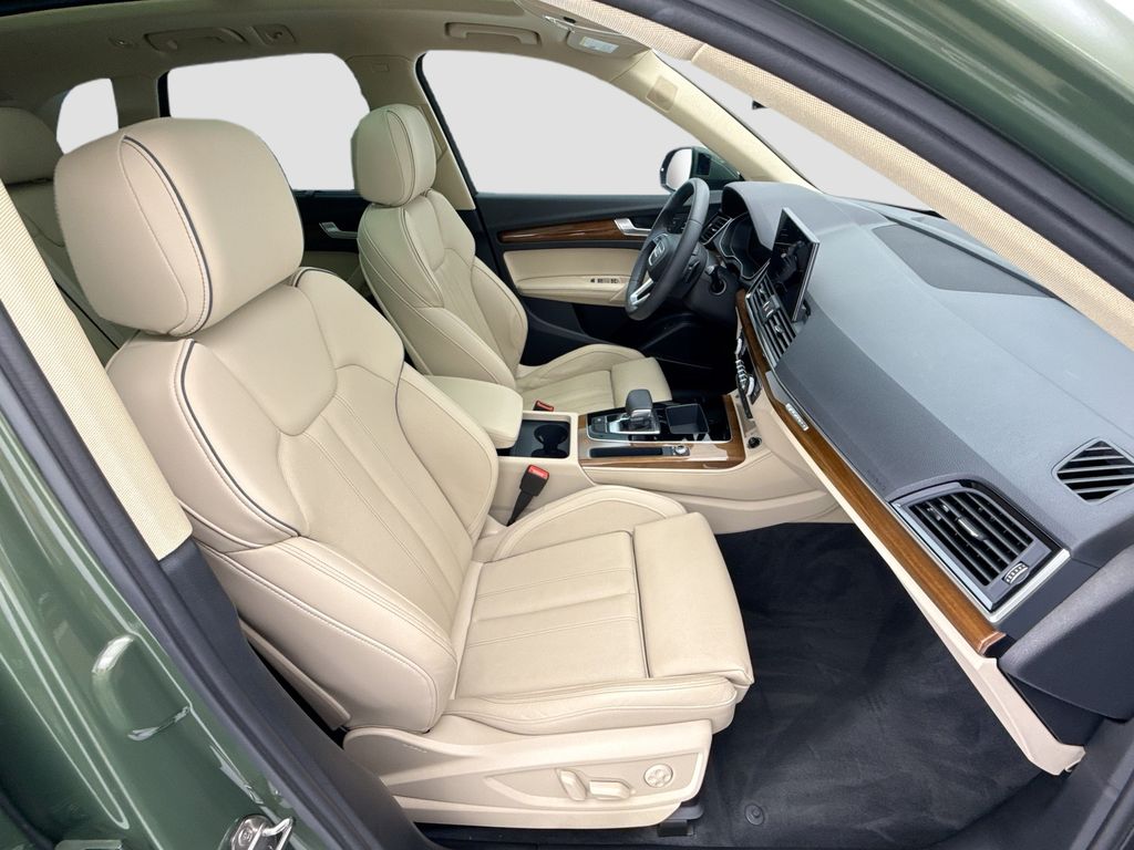 Thumbnail: 2024 Audi Q5 - 19