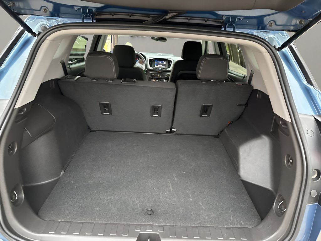 2024 GMC Terrain SLE photo