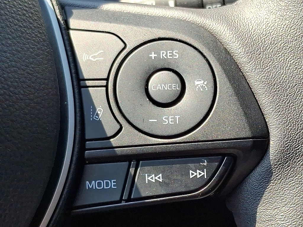 2023 Toyota RAV4 SE 22