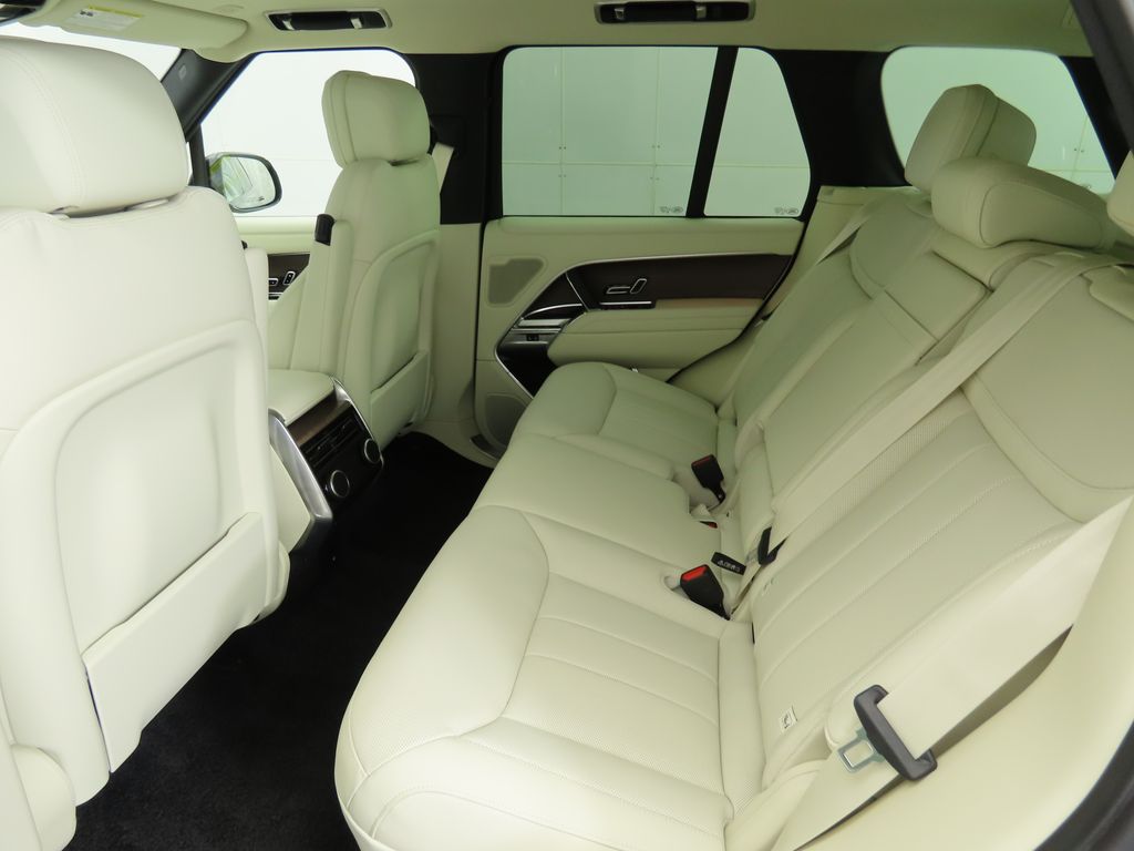 Thumbnail: 2025 Land Rover Range Rover - 23