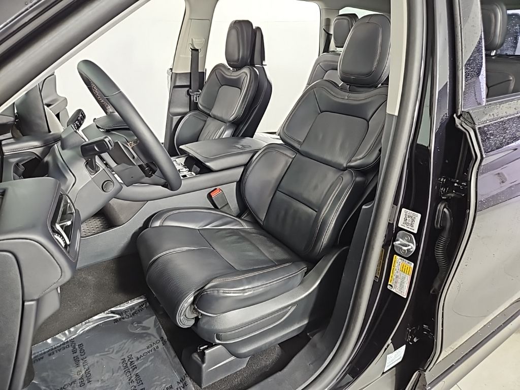 Thumbnail: 2025 Lincoln Aviator - 22