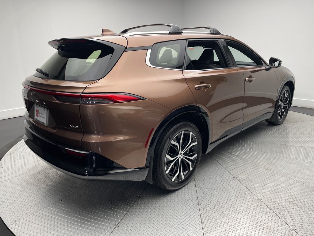 Thumbnail: 2026 Toyota Crown Signia - 5