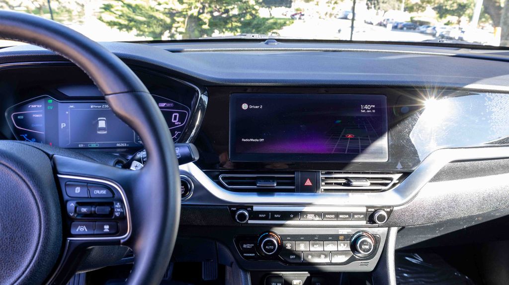 Used 2022 Kia Niro EX Premium 4D Sport Utility