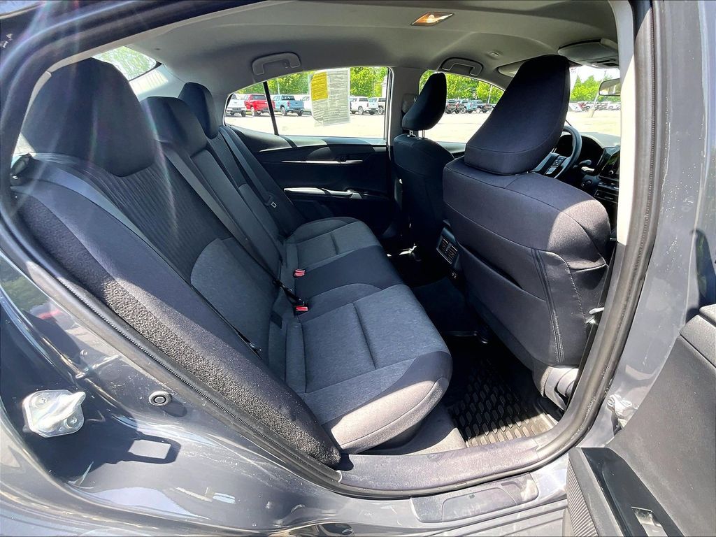 2025 Toyota Camry — photo 16
