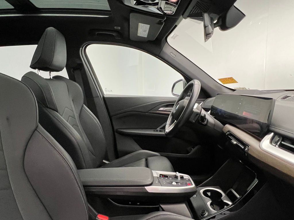 Thumbnail: 2025 BMW X1 - 6