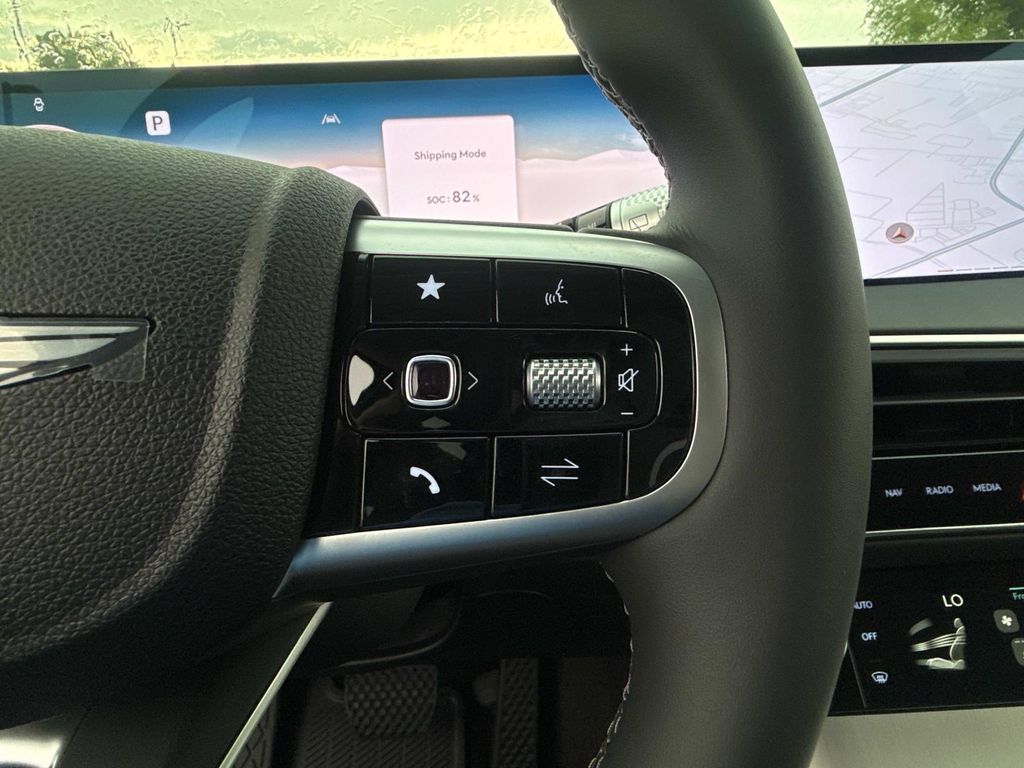 New 2026 White Genesis 2.5T image 25