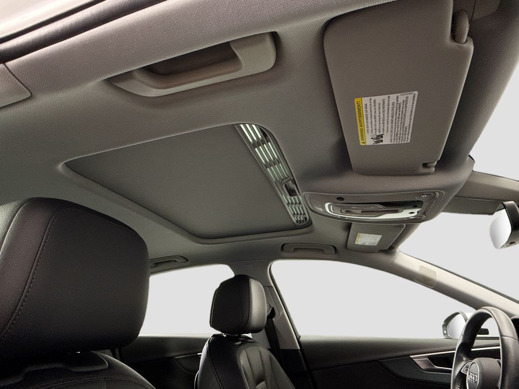 Thumbnail: 2018 Audi A4 - 17