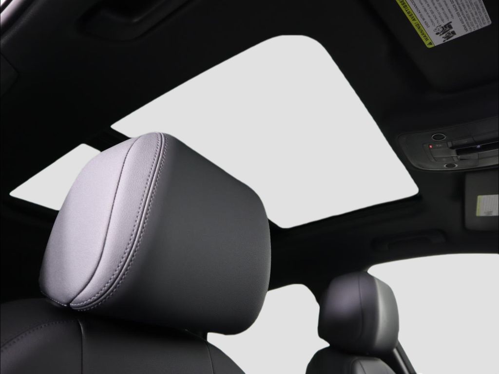 Thumbnail: 2023 Audi Q3 - 15