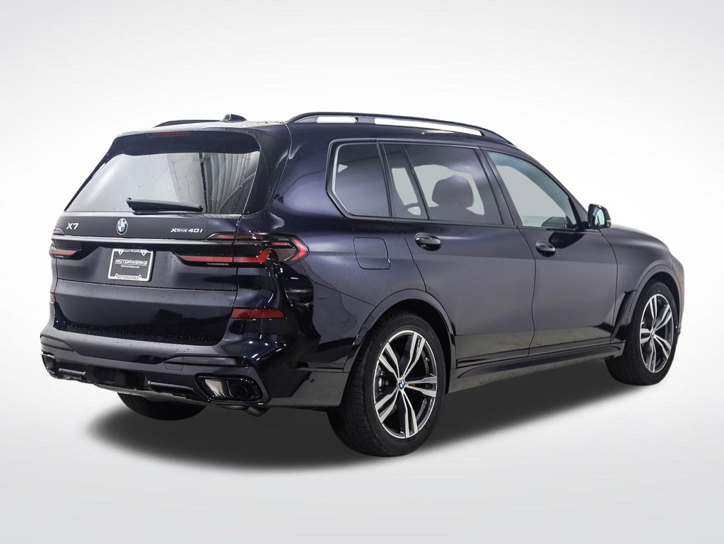 Thumbnail: 2027 BMW X7 - 5