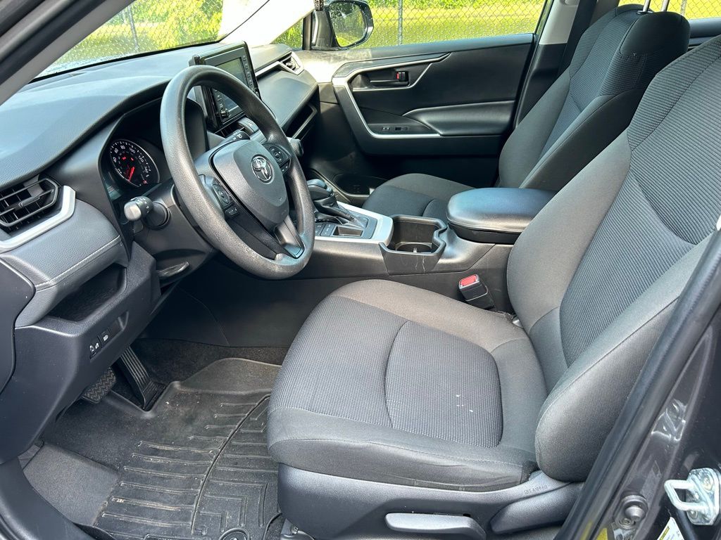 2022 Toyota RAV4 LE 15