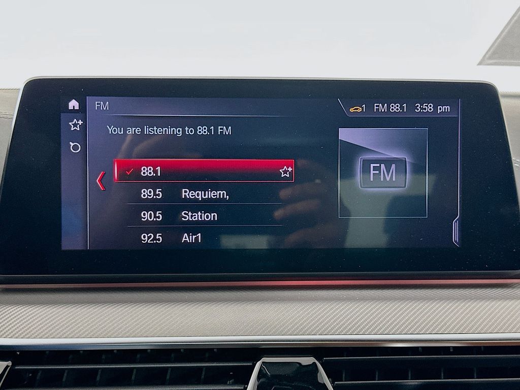 Thumbnail: 2019 BMW M5 - 15