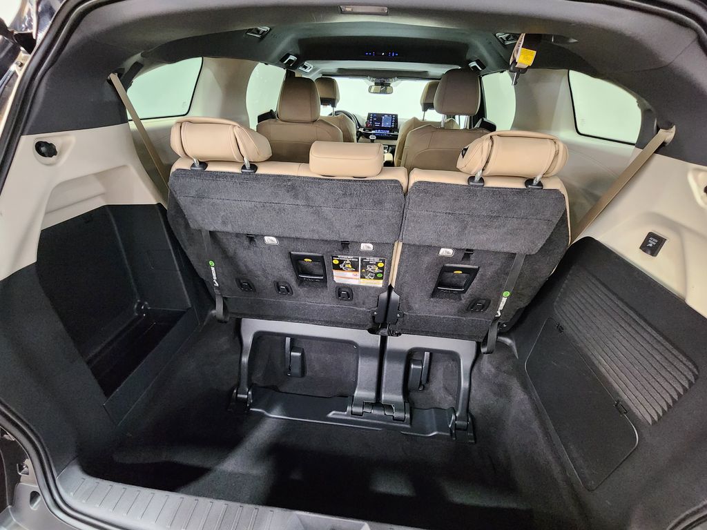 2022 Toyota Sienna XLE