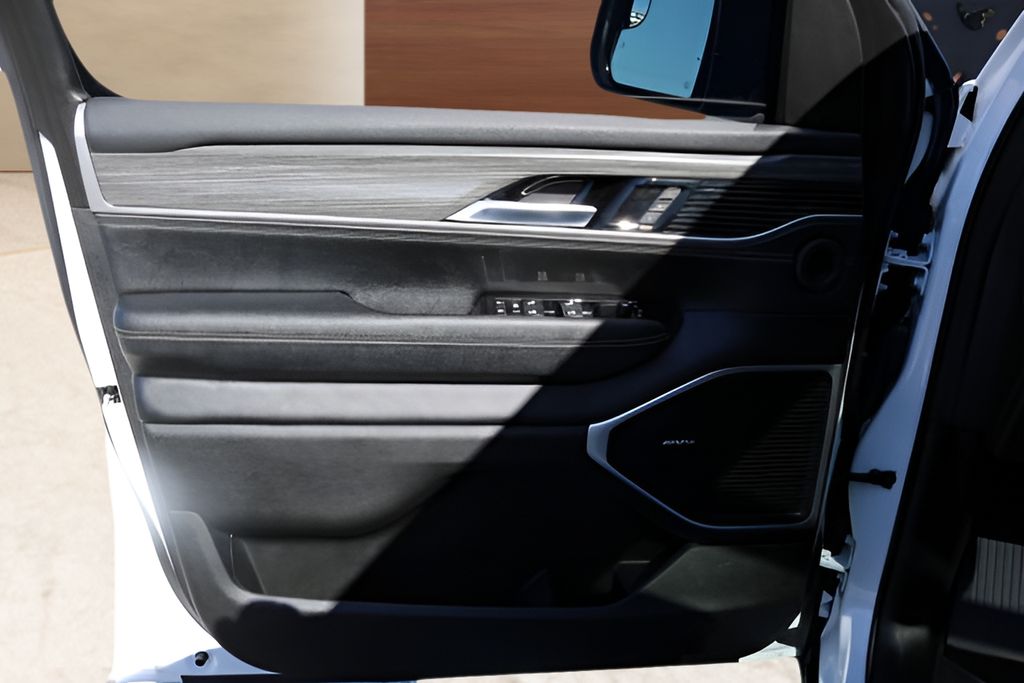 Used Car 2024 Jeep Wagoneer L  Series Ii For Sale Under $50,000 In Austin, Texas