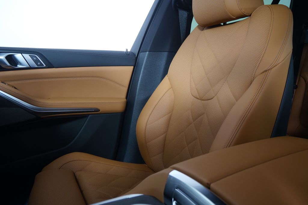 Thumbnail: 2026 BMW X5 - 21