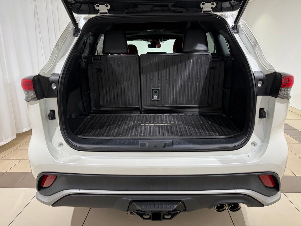 Thumbnail: 2021 Toyota Highlander - 13