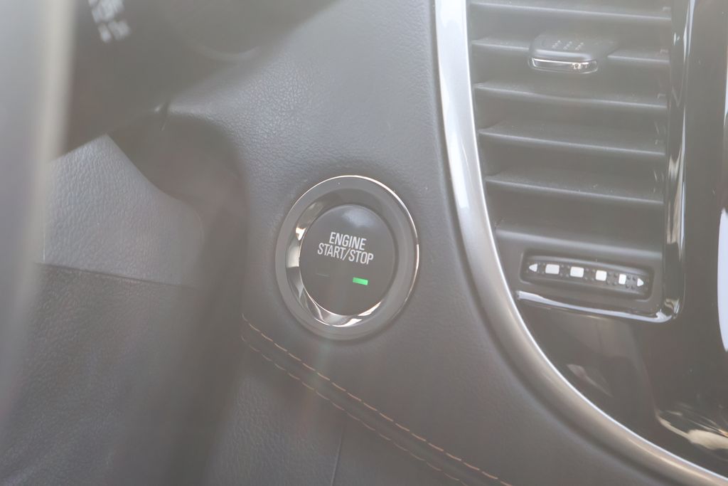 Thumbnail: 2022 Chevrolet Trax - 25