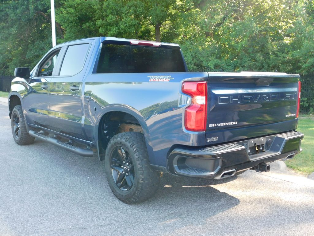 Thumbnail: 2020 Chevrolet Silverado 1500 - 3