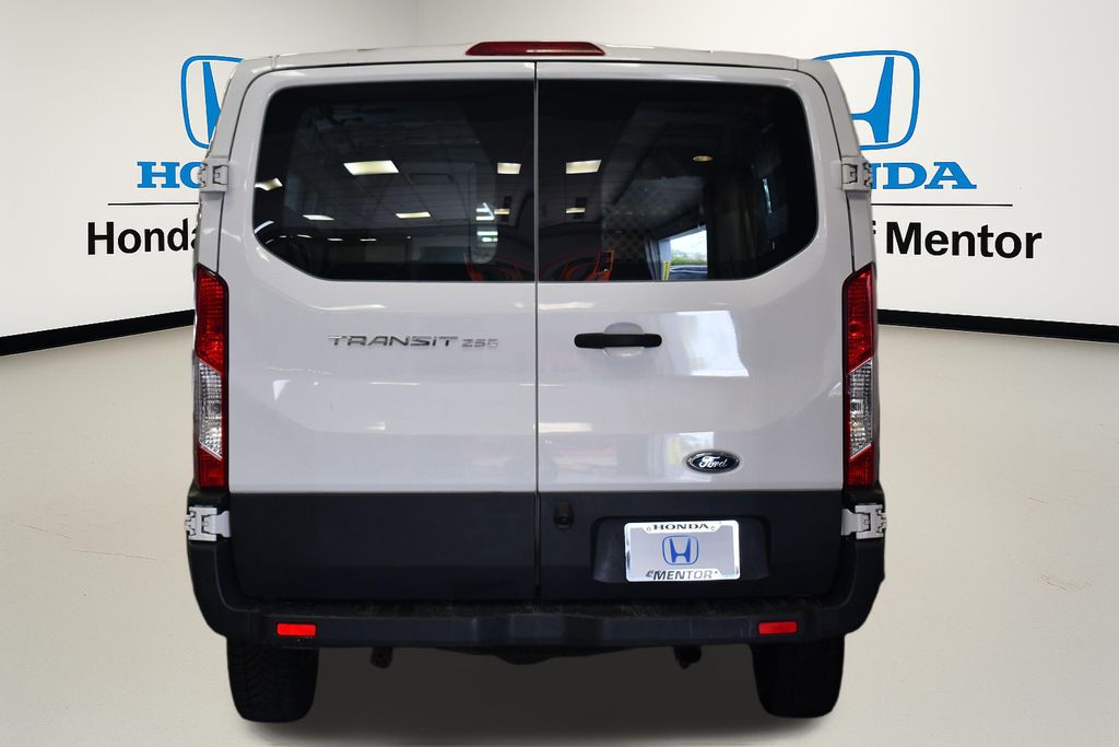 Thumbnail: 2016 Ford Transit Series - 6