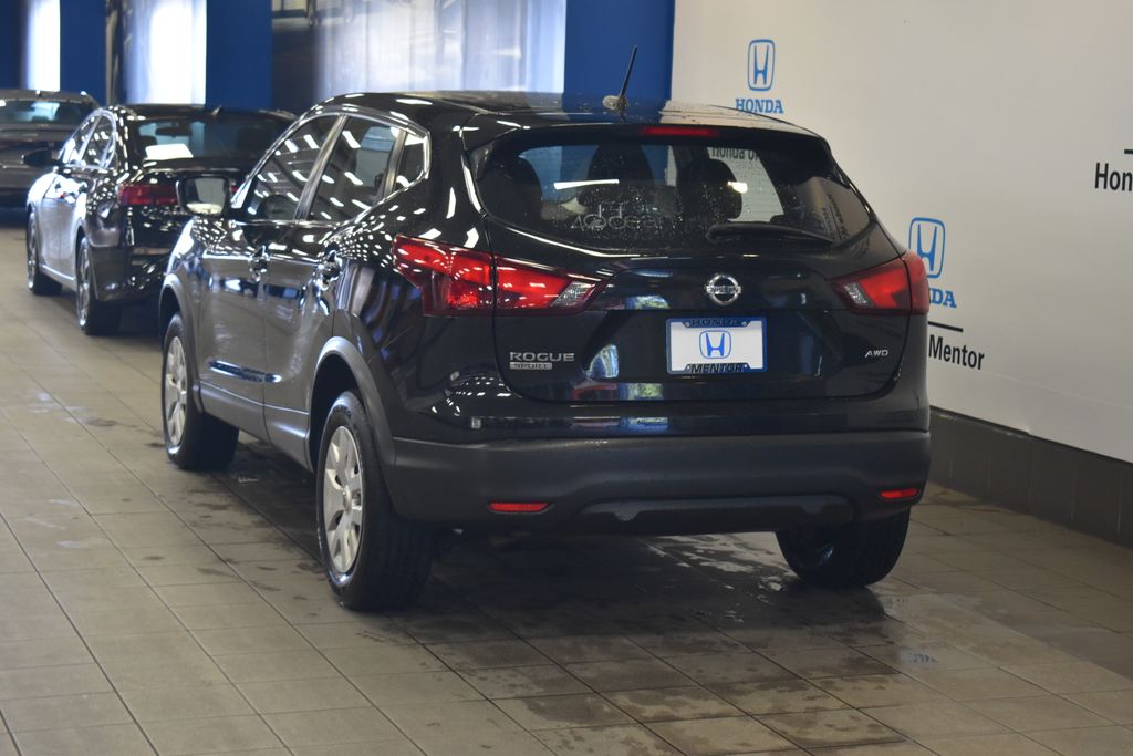 Thumbnail: 2018 Nissan Rogue Sport - 5