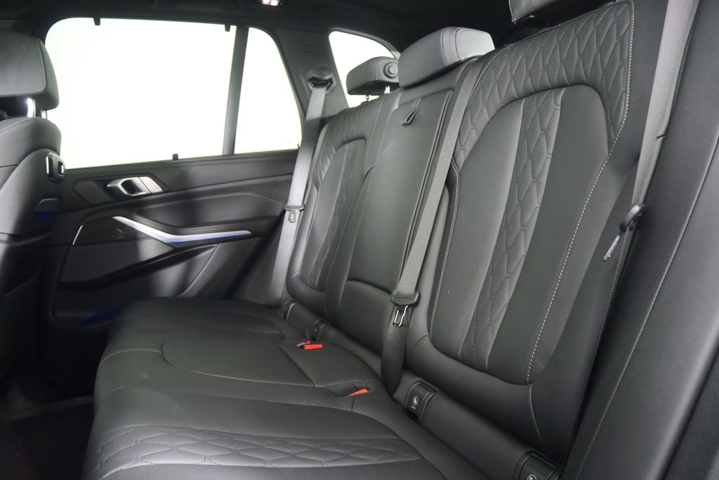 2024 BMW X5 M60i 16
