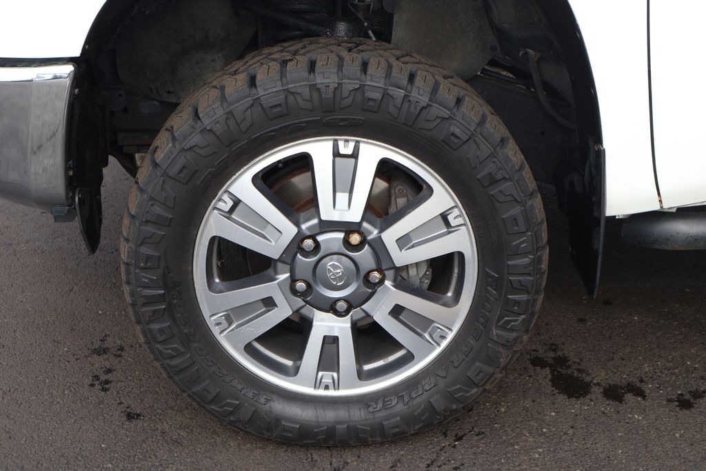 Thumbnail: 2019 Toyota Tundra - 11