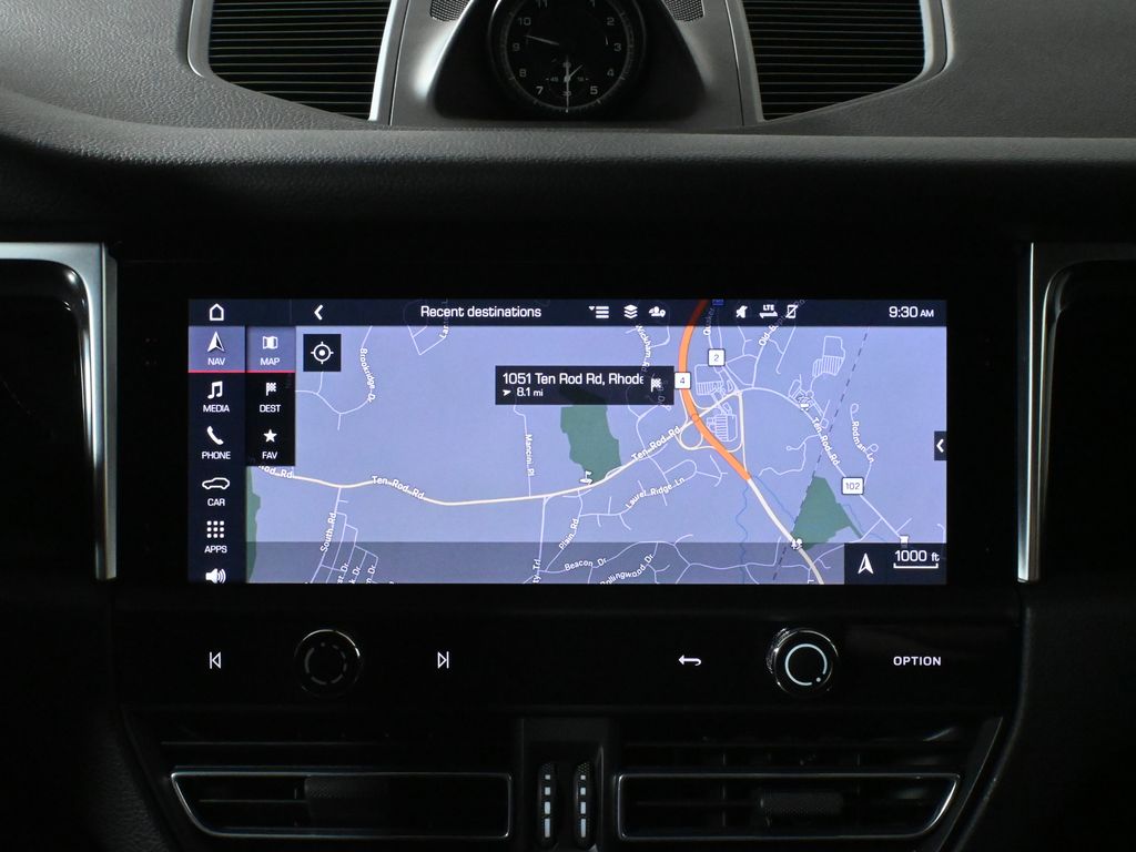 2022 Porsche Macan  26