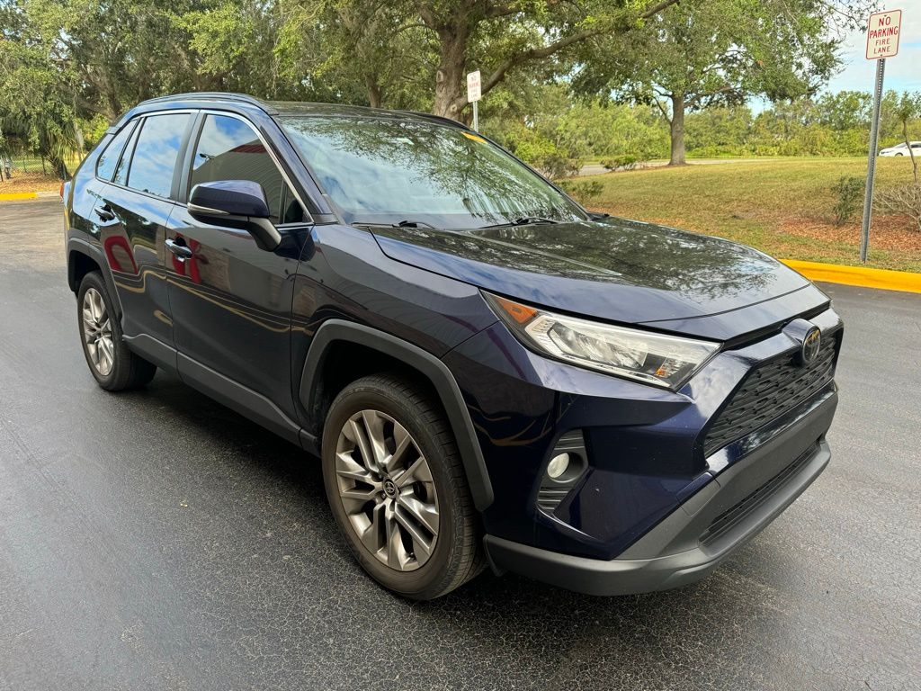 2020 Toyota RAV4 XLE Premium 7