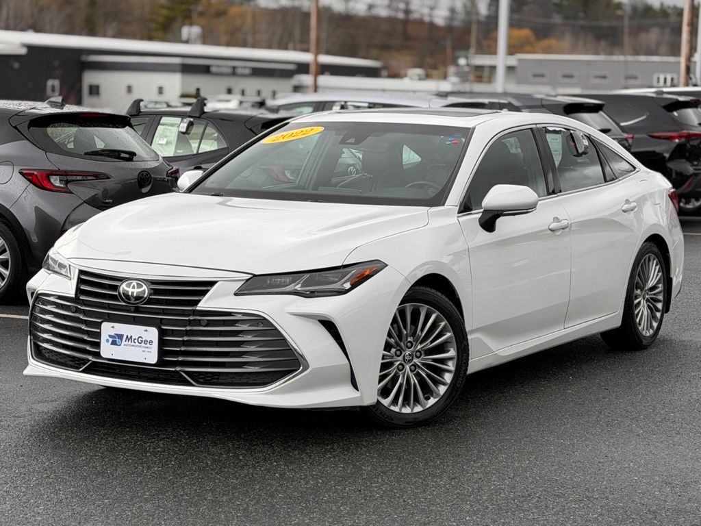 White 2022 Toyota Avalon Limited FWD Sedan Front-Wheel Drive 8-Speed Automatic