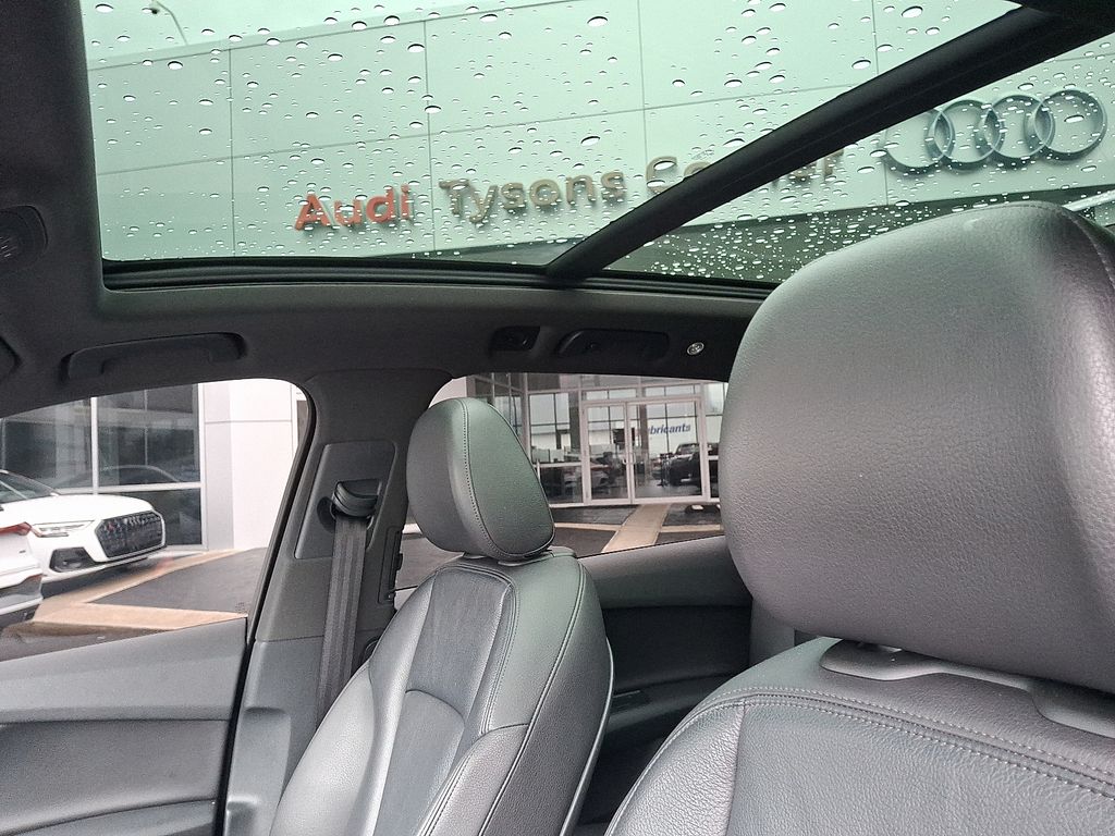 Thumbnail: 2019 Audi Q7 - 14