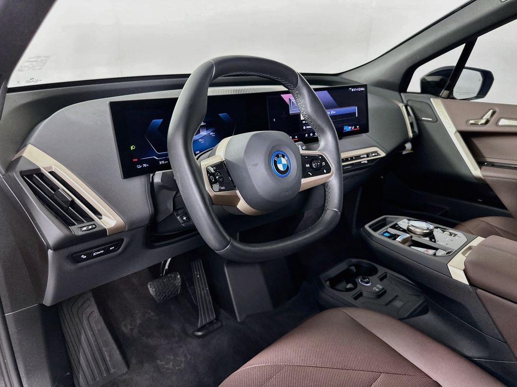 Thumbnail: 2024 BMW iX - 9
