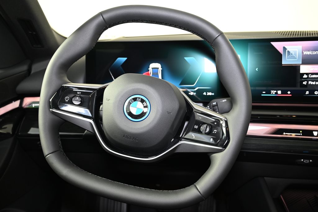 Thumbnail: 2026 BMW i5 - 17