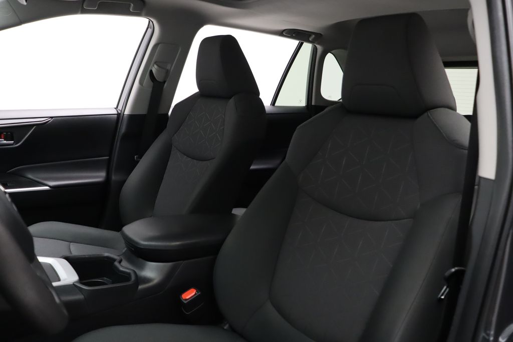 2024 Toyota RAV4 XLE 13
