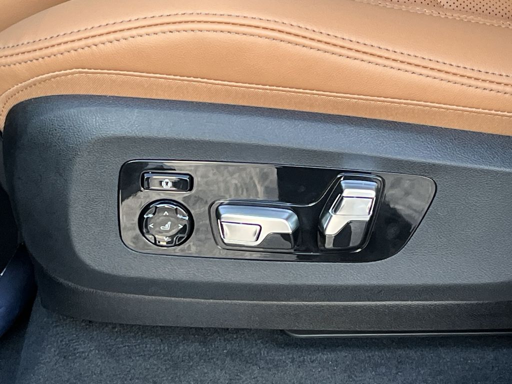 Thumbnail: 2026 BMW X5 - 12