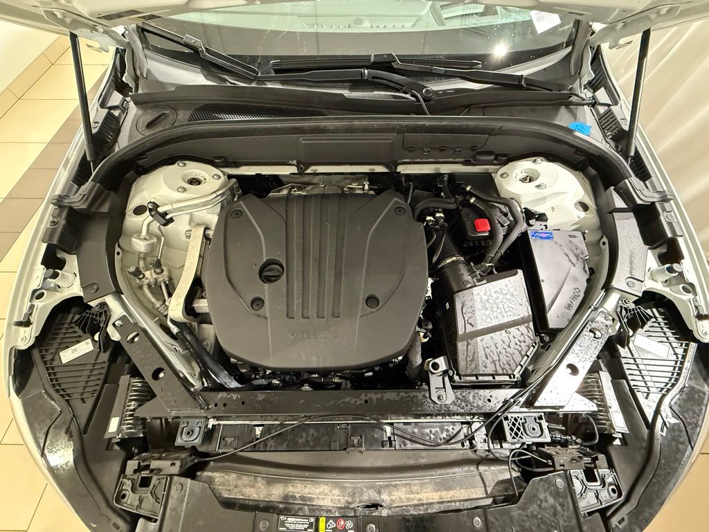 Thumbnail: 2022 Volvo XC60 - 10