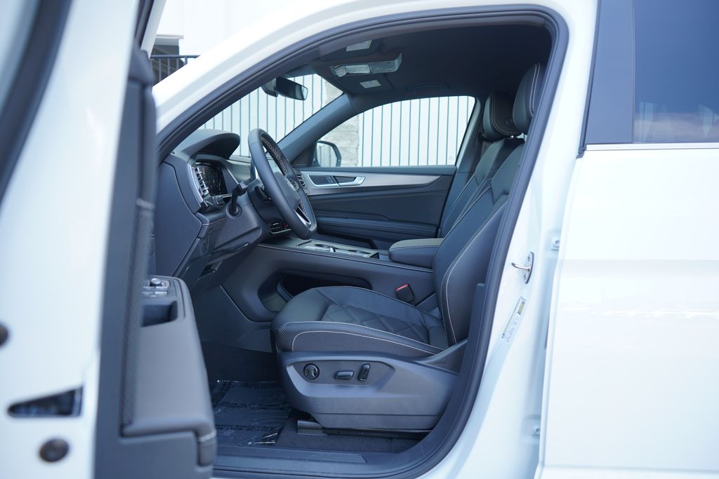 Thumbnail: 2025 Volkswagen Atlas - 6