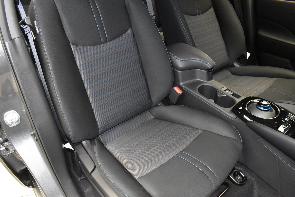 Thumbnail: 2024 Nissan Leaf - 27