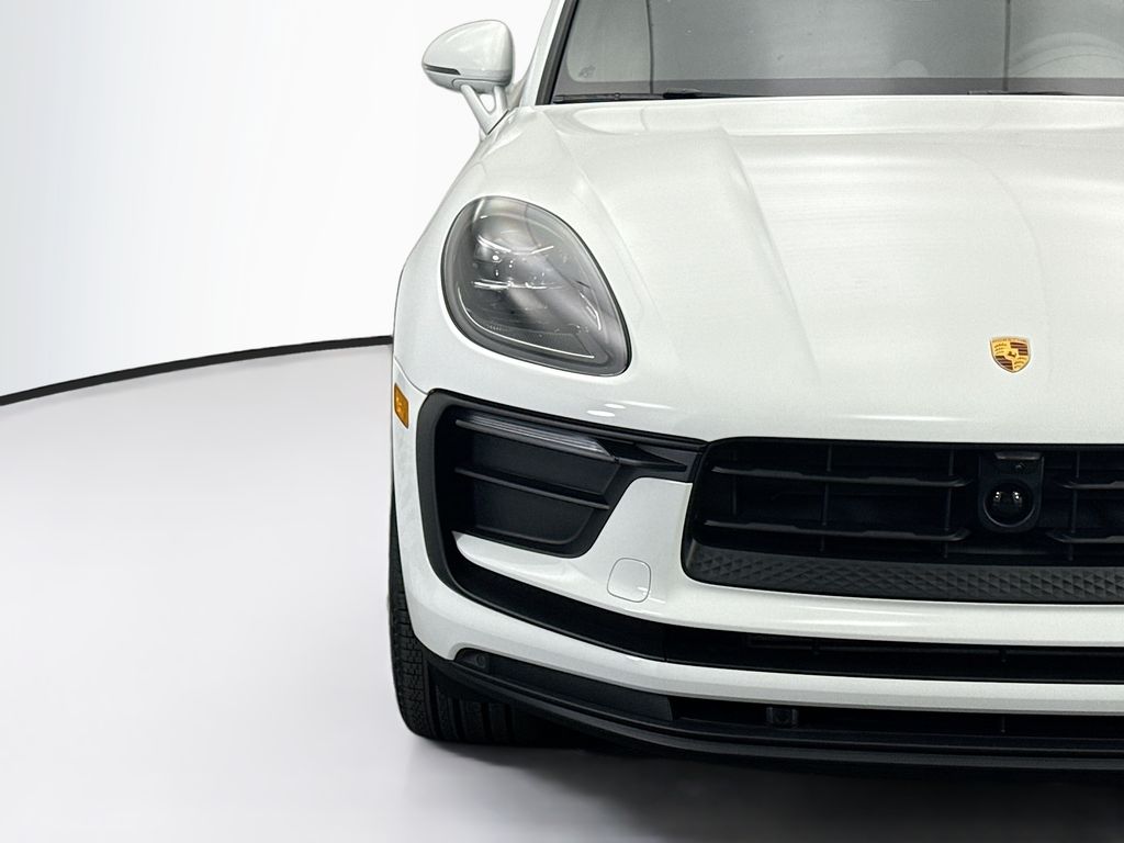 Thumbnail: 2026 Porsche Macan - 12