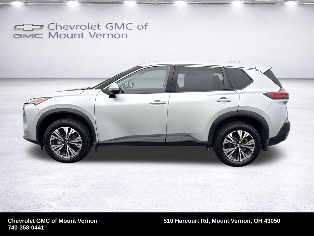 2023 Nissan Rogue SV - Image 2
