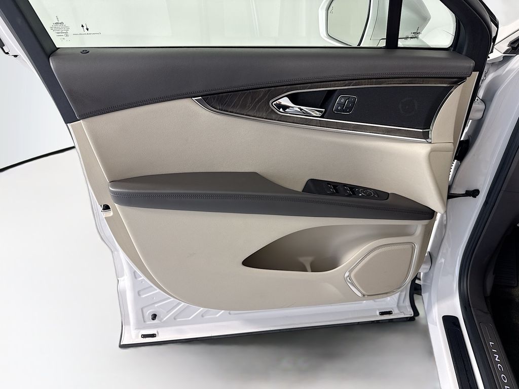 Thumbnail: 2017 Lincoln MKX - 24