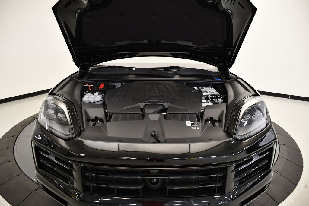 Thumbnail: 2025 Porsche  - 14