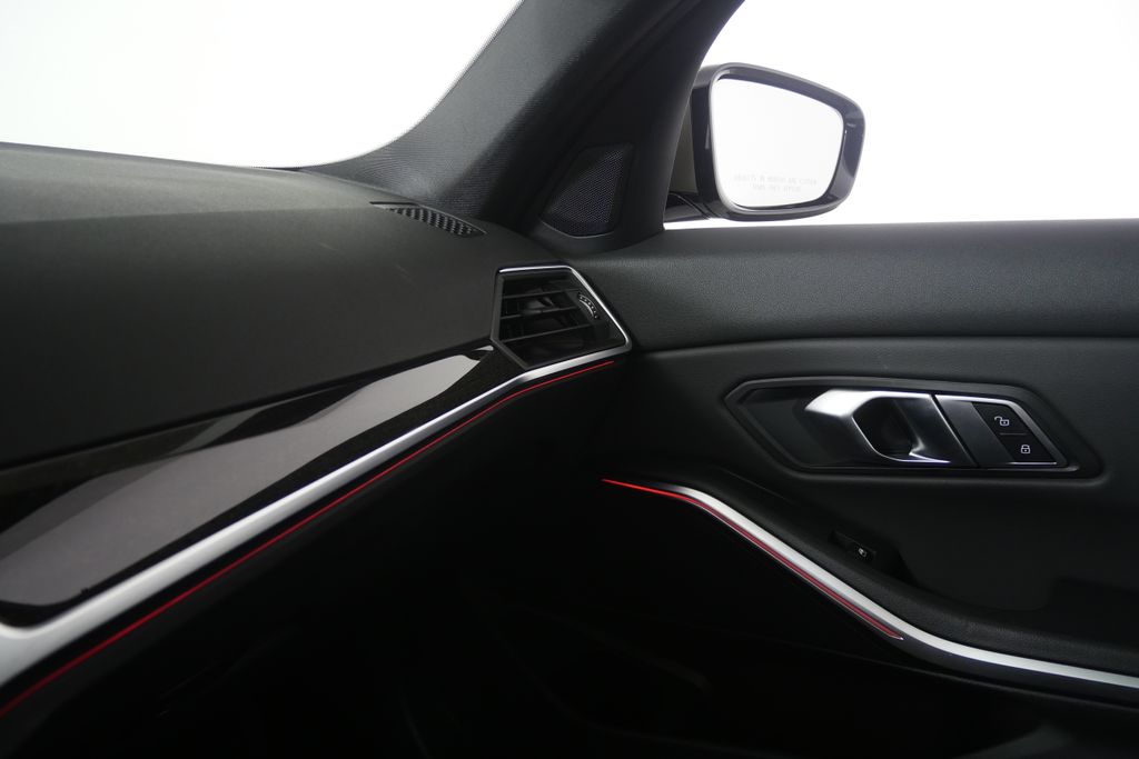 Thumbnail: 2022 BMW 3 Series - 26