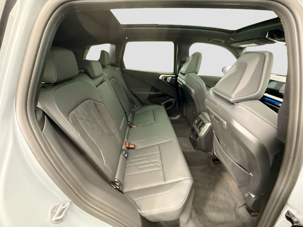 Thumbnail: 2026 BMW X3 - 21