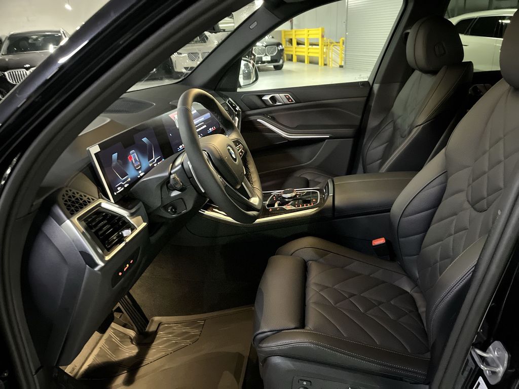 Thumbnail: 2026 BMW X5 - 11